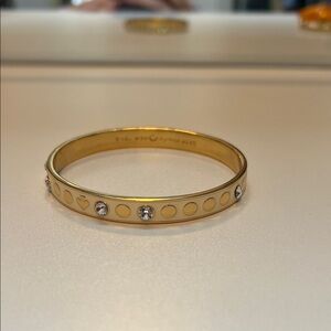 Elegant Gold Bracelet with Crystal Accents